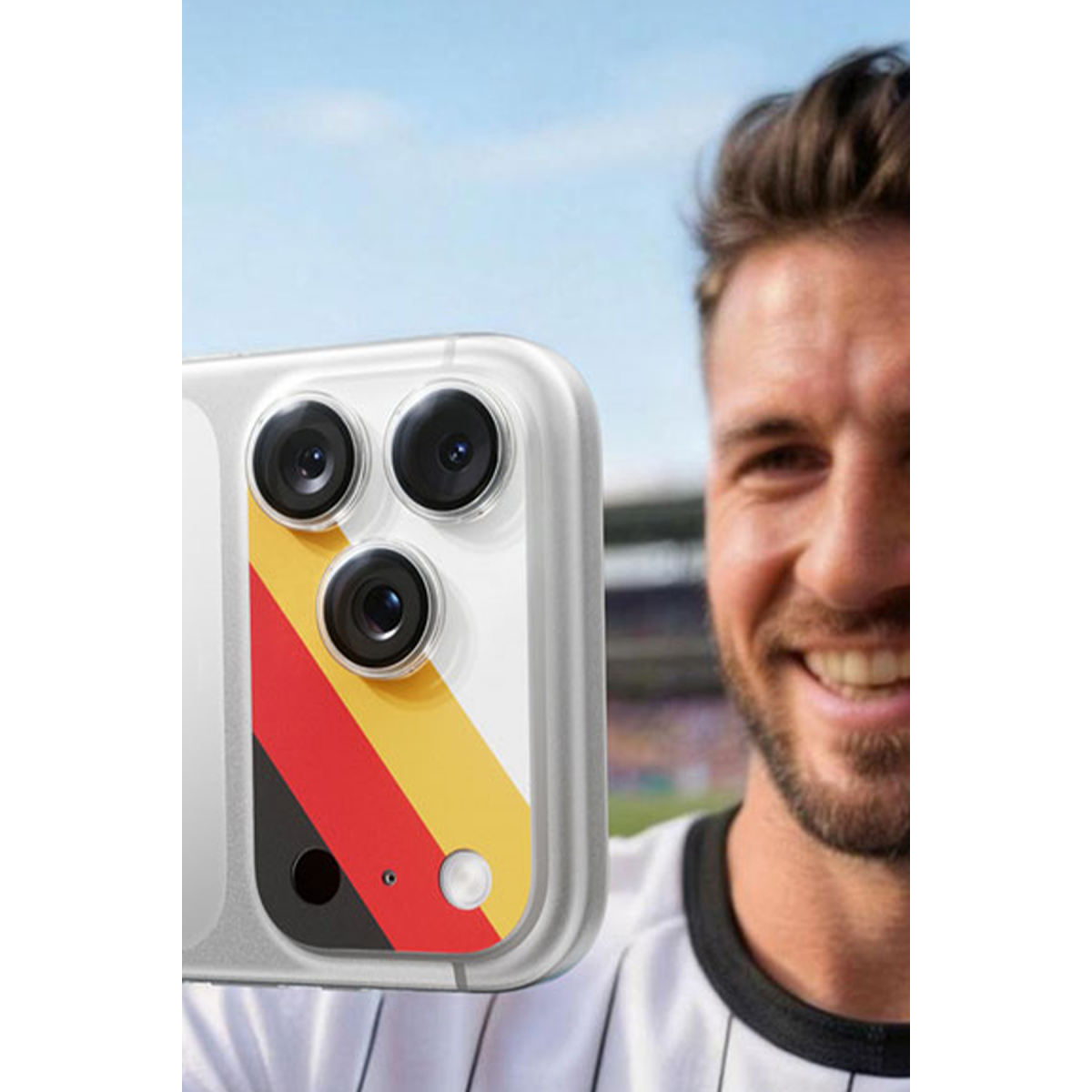 Torras Apple iPhone 17 Pro Max Camera Go World Cup Serisi Kamera Lens Koruyucu – Iron görseli 3