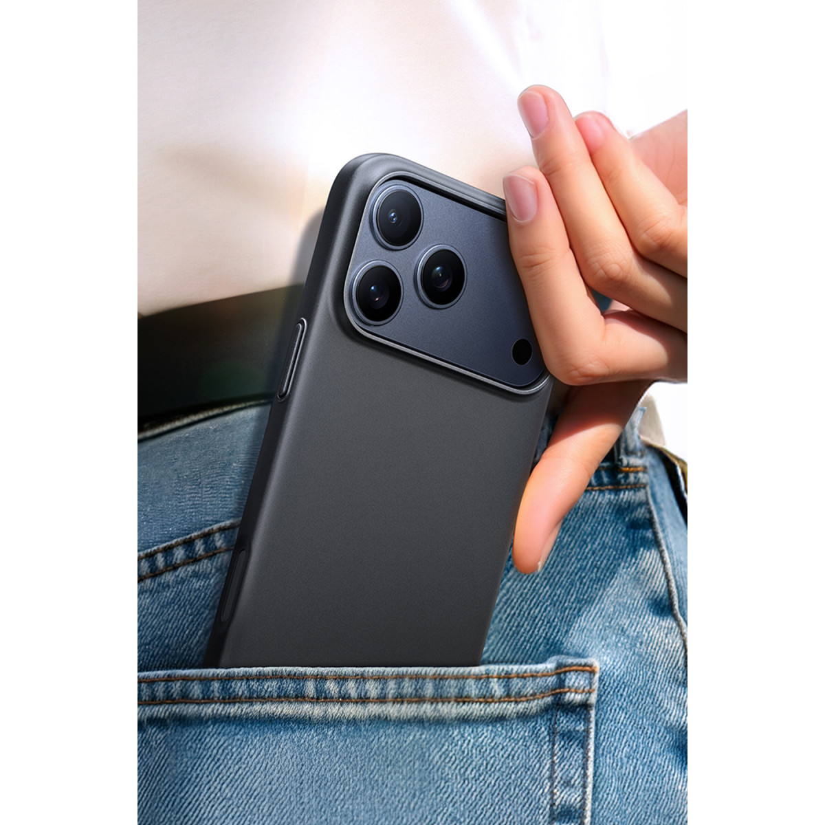 Torras Apple iPhone 17 Pro Max SlimFit Magsafe Kılıf – Siyah görseli 3